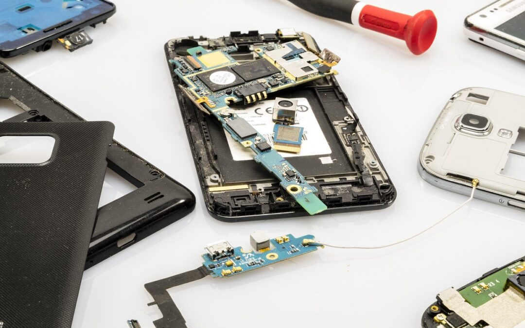 Smartphone: A World Of Weirdos: Smartphones, Eye Candy, And Haunted…