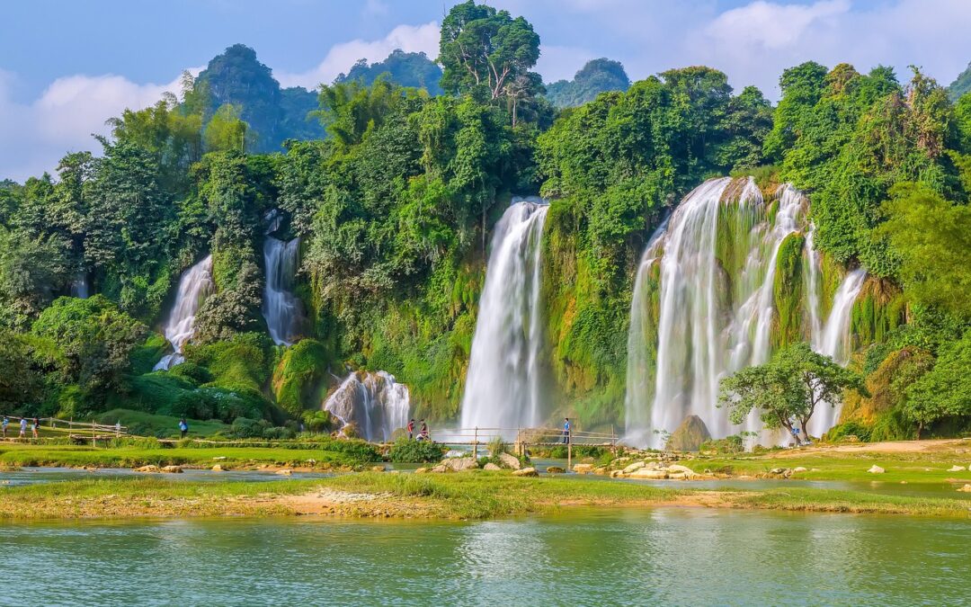 Waterfall ~ The Waterfall, Eye Candy, And Caprica: A Journey…