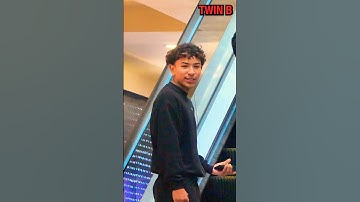 Escalator Twins Prank 😂🤯 #twins #pranks #dejavu #confused #oblivion #arizona