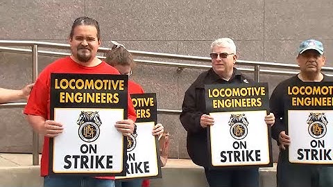 NJ Transit service suspended after train engineers go on strike